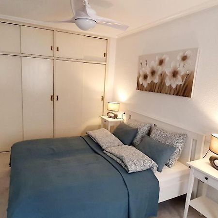 Apartments On The Beach In Torrevieja Exteriör bild