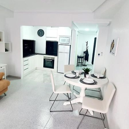 Apartments On The Beach In Torrevieja Exteriör bild