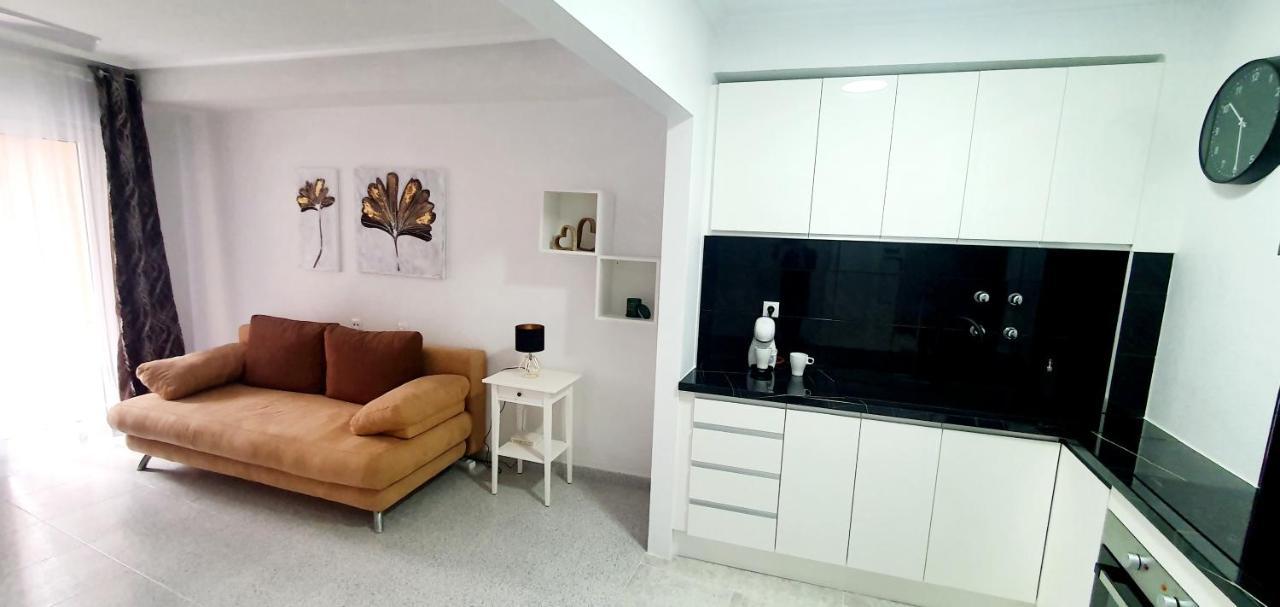 Apartments On The Beach In Torrevieja Exteriör bild